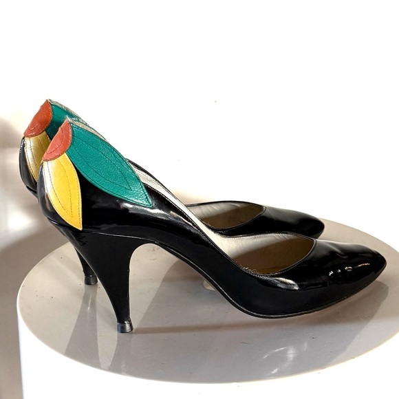 MHS Miguel Hernandez Women’s Flower Detail Leather Heels Pumps Shoes 8.5 narrow - Picture 2 of 14